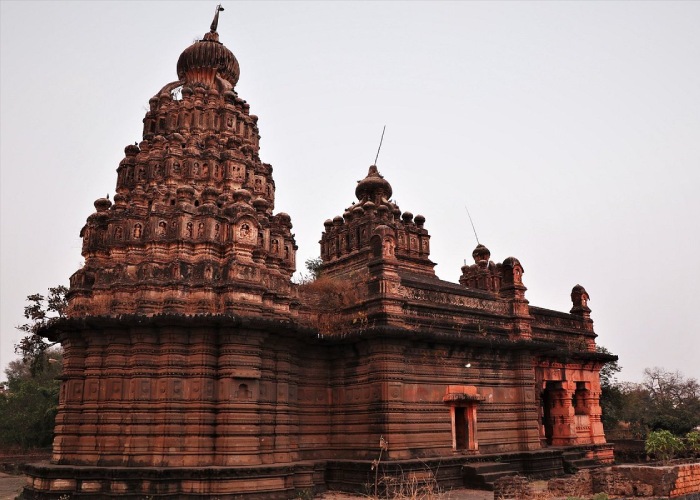 Sangameshwar Temple Saswad - Info Facts Architecture Photos